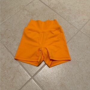 P’tula shorts 4” creamsicle